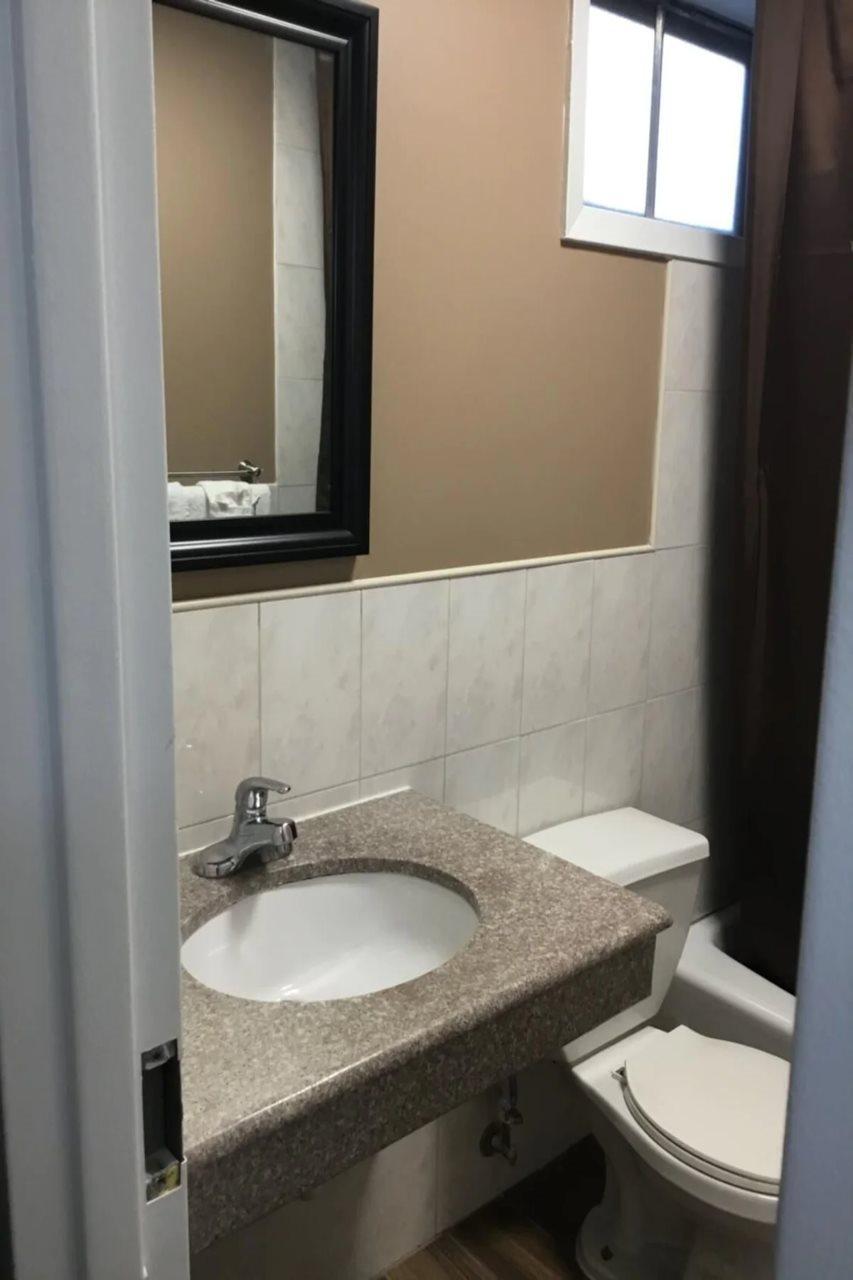 Americas Best Value Inn Avenel Woodbridge المظهر الخارجي الصورة